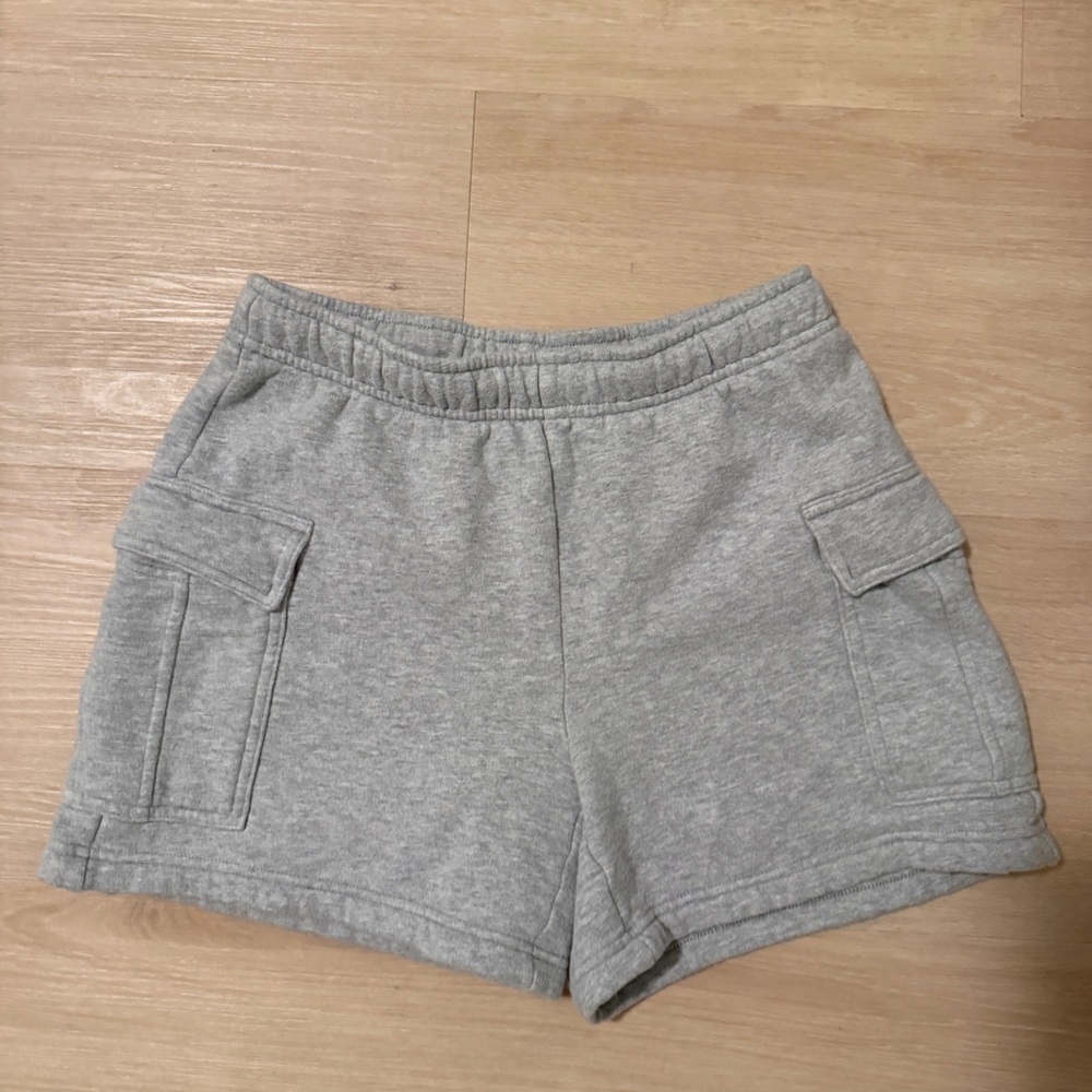 Aritzia Gray Cargo Shorts (sweat fleece)